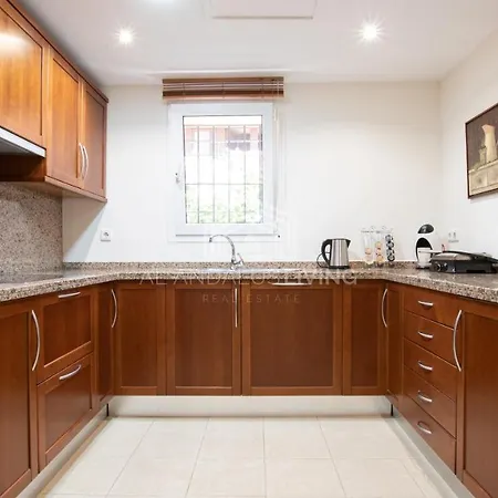 Spacious Perfectly Maintained House With Private Garden And Communal Pool In Riviera Del Sol Villa *