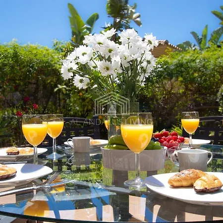 Spacious Perfectly Maintained House With Private Garden And Communal Pool In Riviera Del Sol Villa *