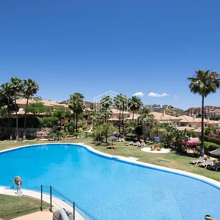 Villa Spacious Perfectly Maintained House With Private Garden And Communal Pool In Riviera Del Sol *