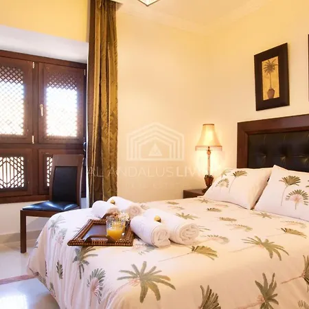 Spacious Perfectly Maintained House With Private Garden And Communal Pool In Riviera Del Sol * Málaga
