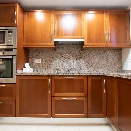 Villa Spacious Perfectly Maintained House With Private Garden And Communal Pool In Riviera Del Sol *
