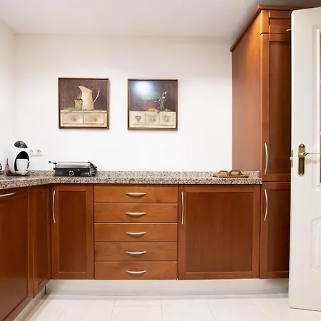 Spacious Perfectly Maintained House With Private Garden And Communal Pool In Riviera Del Sol Málaga