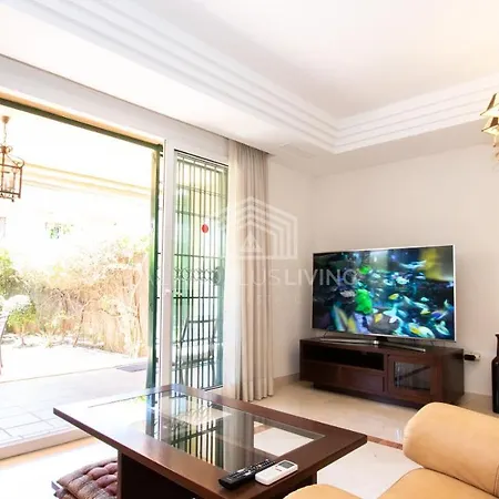 Spacious Perfectly Maintained House With Private Garden And Communal Pool In Riviera Del Sol * Málaga